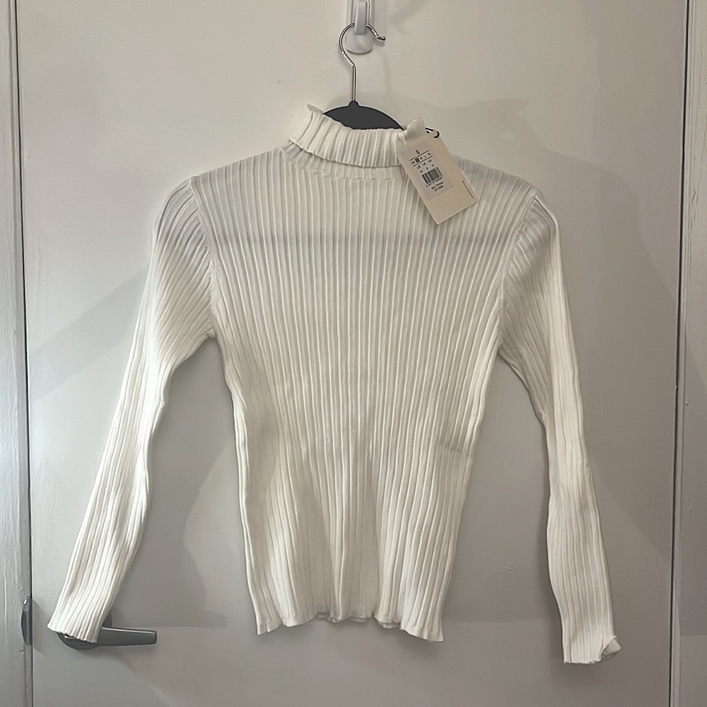 Elsa Turtle Neck Ribbed Knit Top (White)